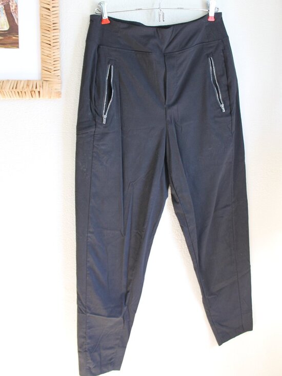 Athleta Pants - Athleta cropped pants - 6